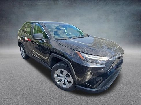 Used 2025 Toyota RAV4 LE AWD/4WD image 2