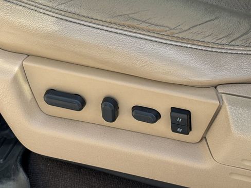 Used 2013 Ford F150 Lariat w/ Mid Equipment Group RWD image 24