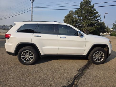 Used 2014 Jeep Grand Cherokee Limited w/ Trailer Tow Group IV AWD/4WD image 9