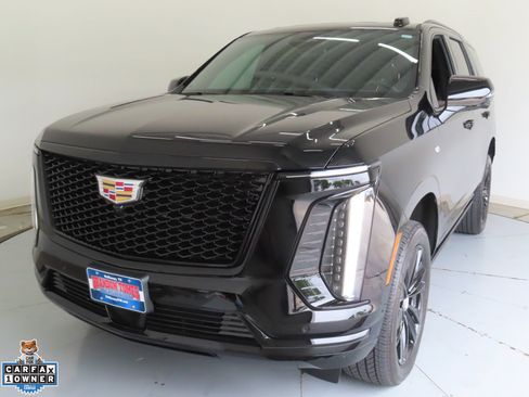Used 2026 Cadillac Escalade Sport AWD/4WD image 8