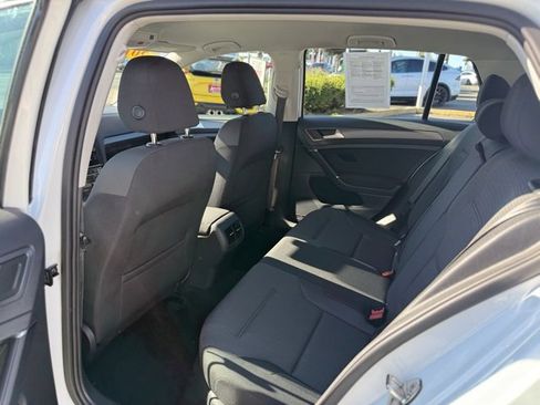 Used 2019 Volkswagen e-Golf SE w/ Driver Assistance Package image 18