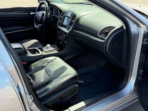 Used 2016 Chrysler 300 Limited RWD image 24