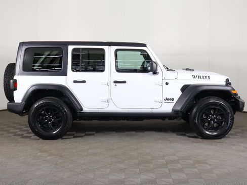 Used 2022 Jeep Wrangler Unlimited Willys image 15