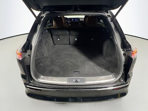 Used 2025 Toyota Crown Signia AWD/4WD image 34