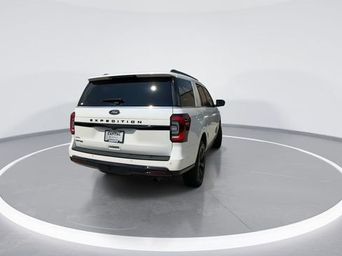 Used 2023 Ford Expedition Limited AWD/4WD image 6