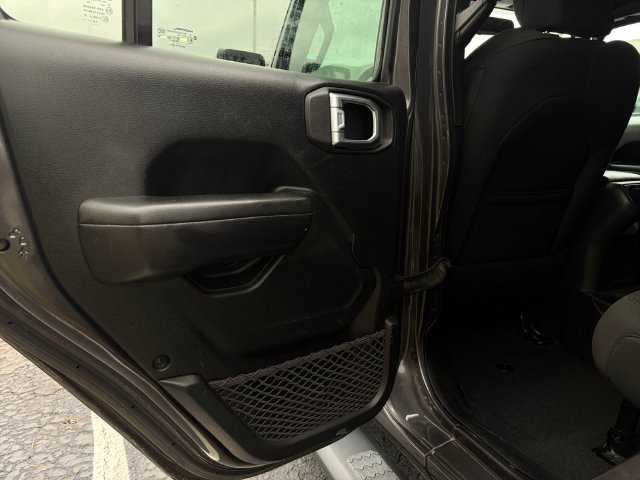 Used 2018 Jeep Wrangler Unlimited Sport S AWD/4WD image 35