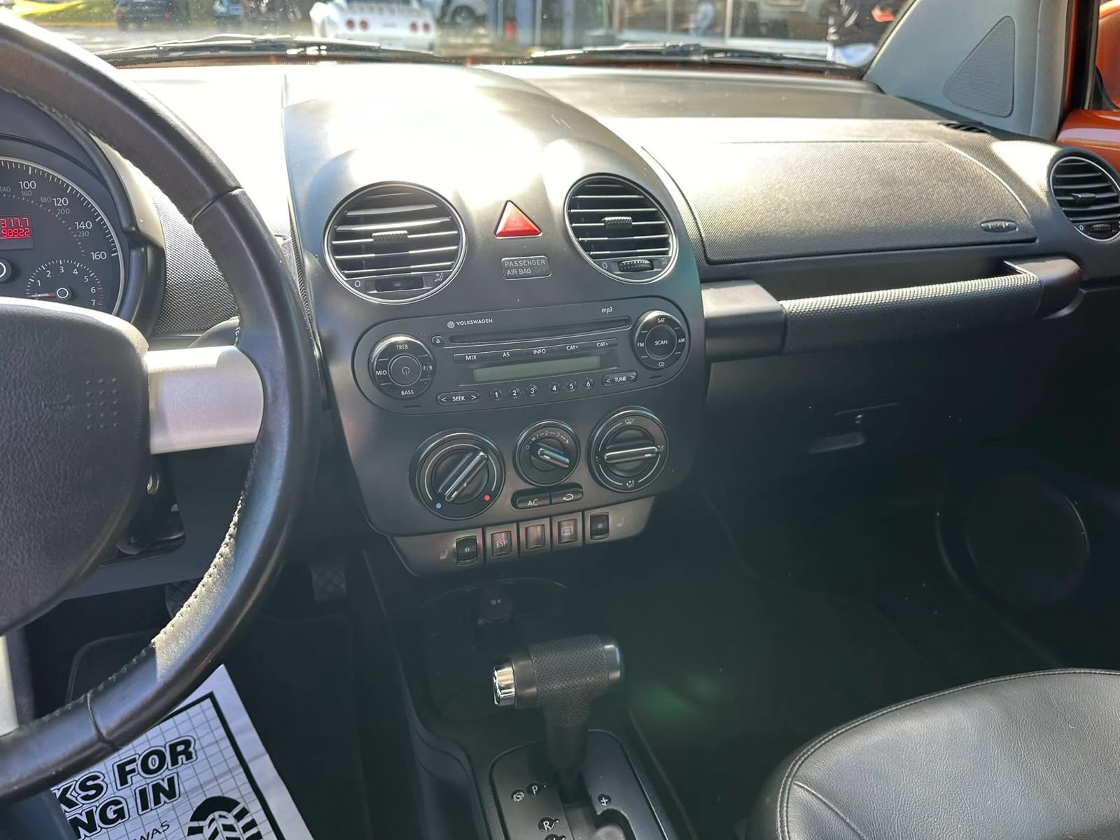 Used 2010 Volkswagen Beetle Final Edition FWD image 18