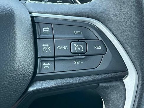 Used 2023 Jeep Grand Cherokee Altitude AWD/4WD image 43