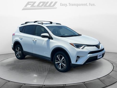 Used 2018 Toyota RAV4 XLE FWD image 1