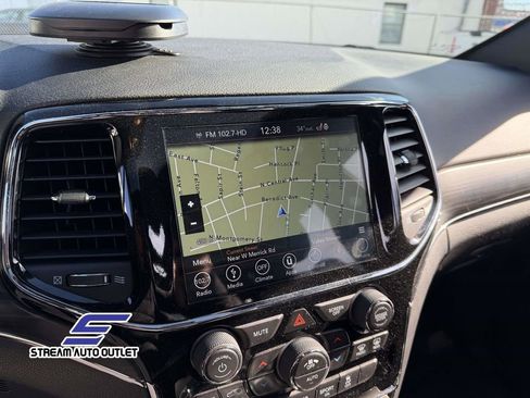 Used 2019 Jeep Grand Cherokee Limited image 39