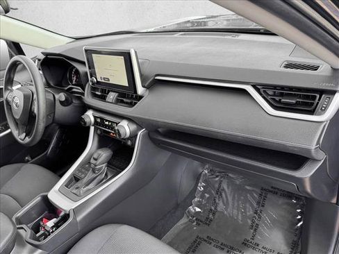 Used 2025 Toyota RAV4 XLE image 20