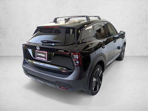 New 2026 Nissan Kicks SR FWD image 2