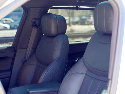 Used 2024 Land Rover Range Rover Sport SE image 19