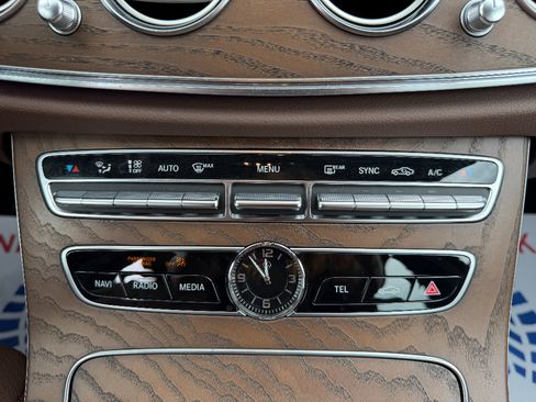 Used 2019 Mercedes-Benz E 300 4MATIC image 31