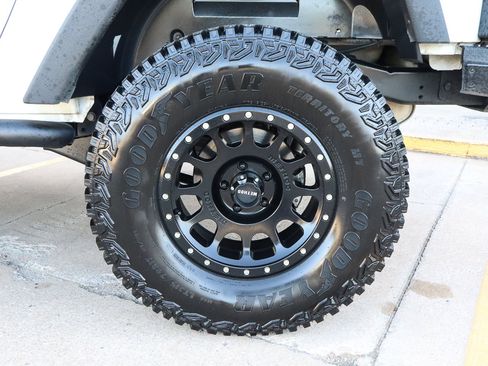 Used 2017 Jeep Wrangler Sport w/ Quick Order Package 24S image 17