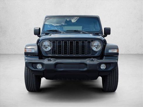 Used 2024 Jeep Wrangler Unlimited Sport AWD/4WD image 2