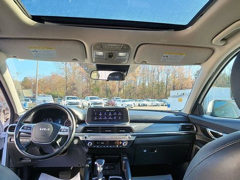 Used 2022 Kia Telluride S image 25