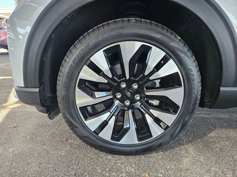 Used 2025 Ford Explorer Platinum w/ LUX Leather Package image 28