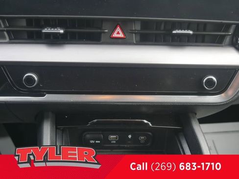 Used 2023 Kia Sportage EX image 30