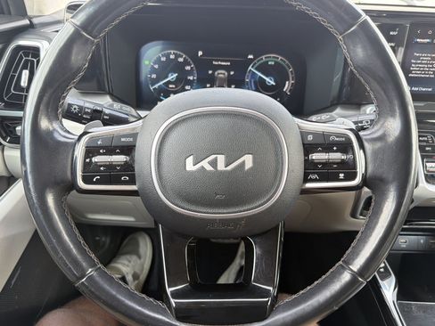 Used 2023 Kia Sorento SX Prestige w/ Panoramic Sunroof Package AWD/4WD image 25
