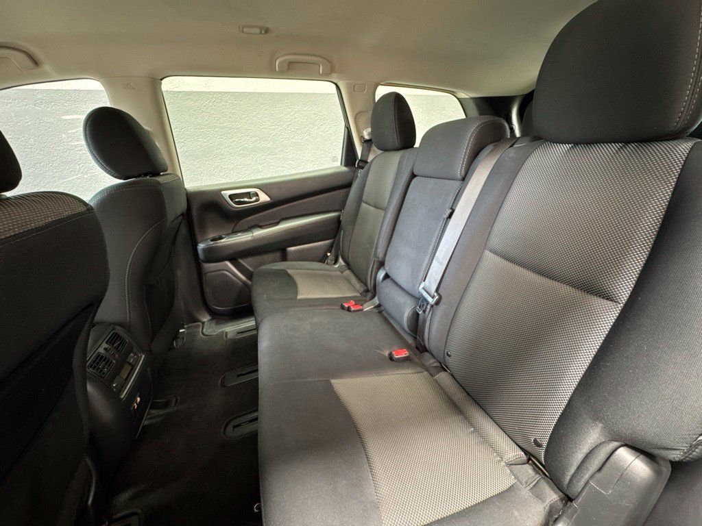Used 2019 Nissan Pathfinder SV w/ SV All Weather Package FWD image 20