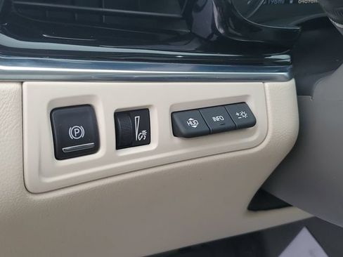 Used 2021 Cadillac XT6 Premium Luxury AWD/4WD image 9