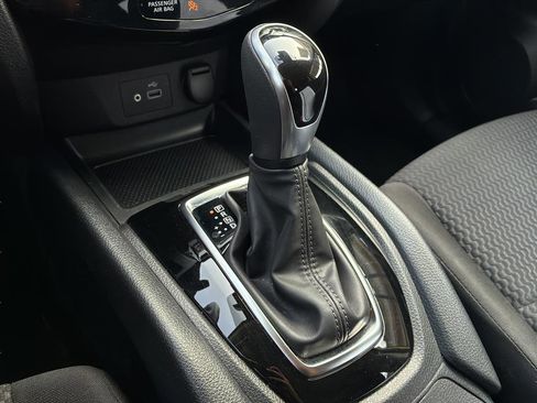 Used 2021 Nissan Rogue Sport S image 24