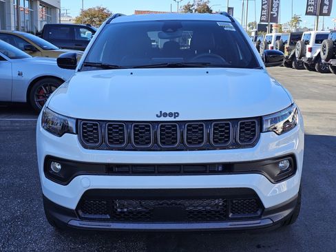 New 2026 Jeep Compass Latitude image 2