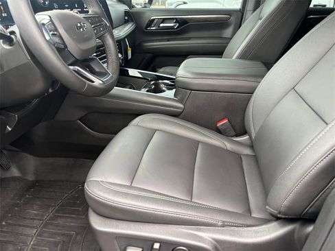 Used 2026 Chevrolet Tahoe Z71 w/ Comfort Package image 10