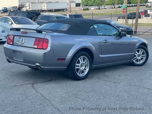 Used 2006 Ford Mustang GT RWD image 2