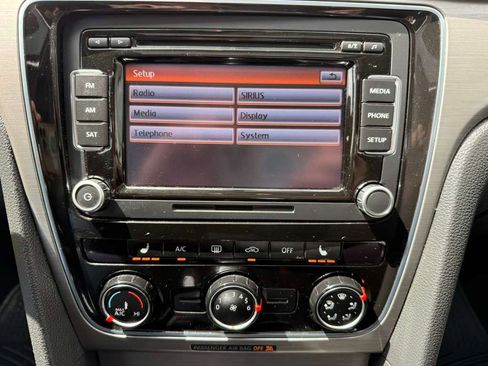 Used 2014 Volkswagen Passat TDI SE FWD image 25