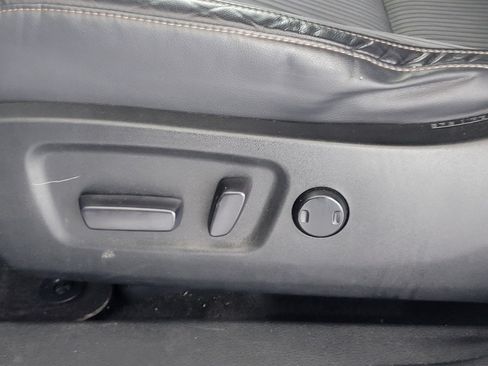 Used 2015 Toyota Highlander Plus AWD/4WD image 15