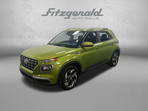 Used 2024 Hyundai Venue SEL FWD image 1