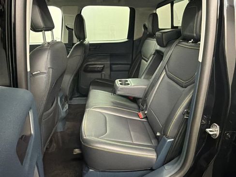 Certified 2025 Ford Maverick Lobo AWD/4WD image 31