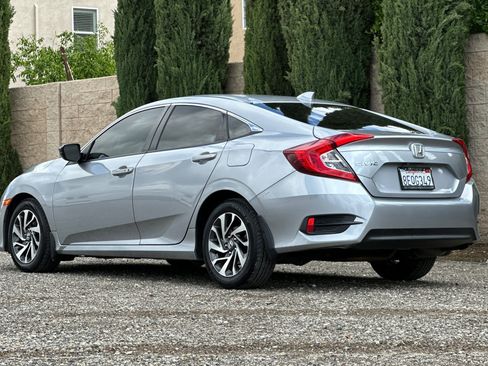 Used 2018 Honda Civic EX image 6
