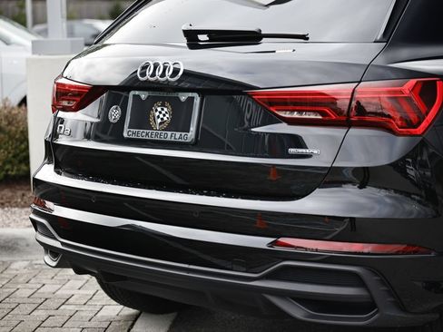 Used 2025 Audi Q3 2.0T Premium w/ Convenience Package AWD/4WD image 9