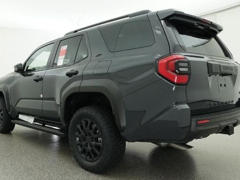 New 2026 Toyota 4Runner SR5 AWD/4WD image 18