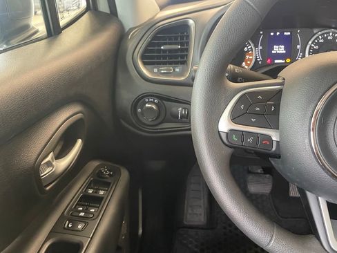 Used 2023 Jeep Renegade Latitude AWD/4WD image 13
