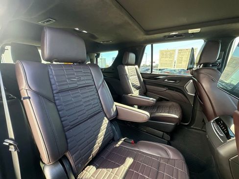 Used 2023 Cadillac Escalade Sport Platinum w/ Heavy-Duty Trailer Package image 38