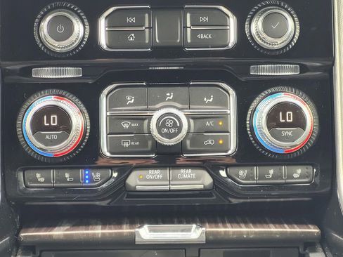 Used 2021 GMC Yukon Denali w/ Denali Premium Package image 20