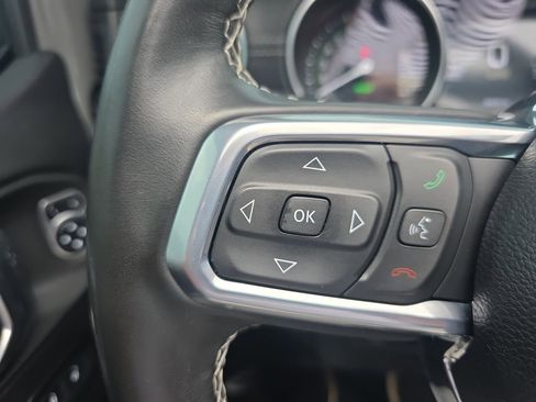 Used 2022 Jeep Wrangler Unlimited Sahara w/ Cold Weather Group AWD/4WD image 30