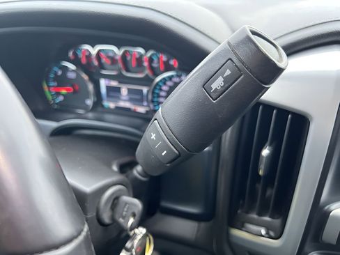 Used 2018 GMC Sierra 1500 SLT w/ SLT Premium Package image 15