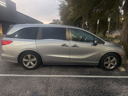 Used 2019 Honda Odyssey EX image 3
