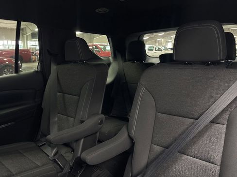 New 2026 Chevrolet Traverse LT w/ Midnight/Sport Edition FWD image 19