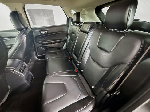 Used 2022 Ford Edge Titanium image 23
