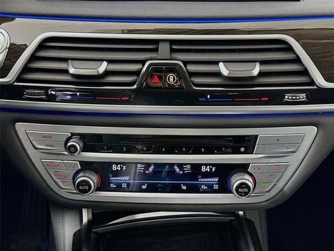 Used 2020 BMW 750i xDrive w/ Cold Weather Package image 16