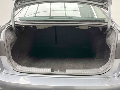 Used 2023 Volkswagen Jetta SE w/ Panoramic Sunroof Package image 30