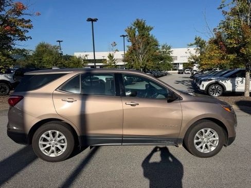 Used 2019 Chevrolet Equinox LS FWD image 6