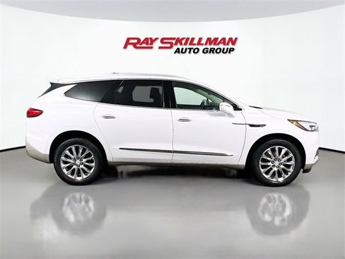 Used 2020 Buick Enclave Essence w/ Sound and Sites Package image 8