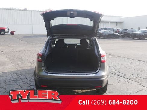 Used 2022 Nissan Rogue Sport SV AWD/4WD image 17